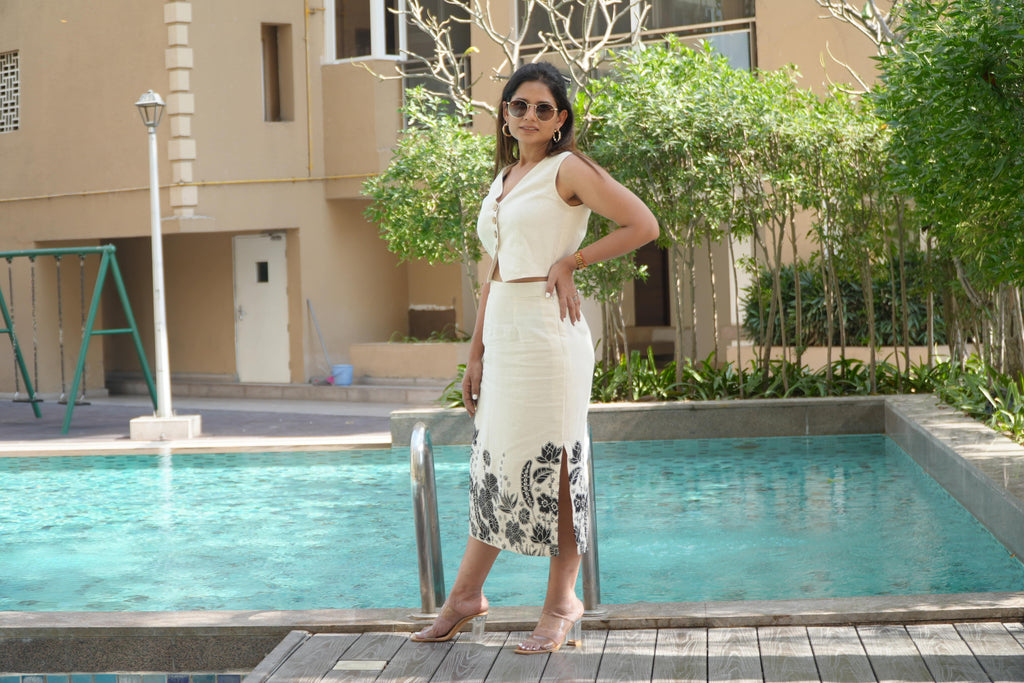 Ivory Affaire Skirt (Black)