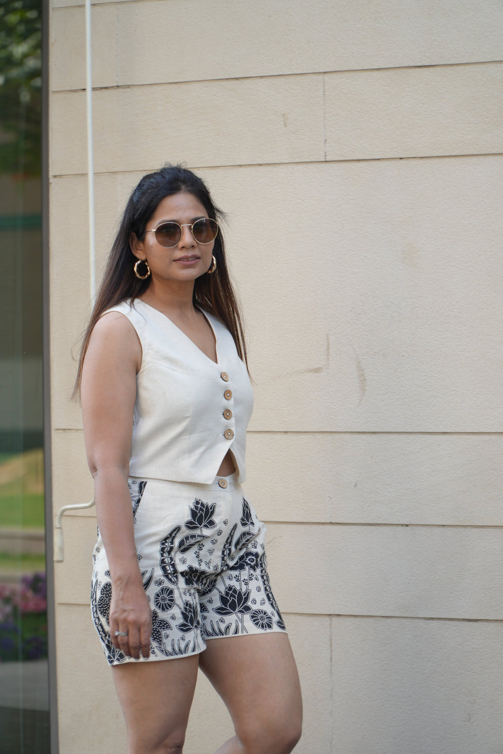 Ivory Affaire Shorts (Black)
